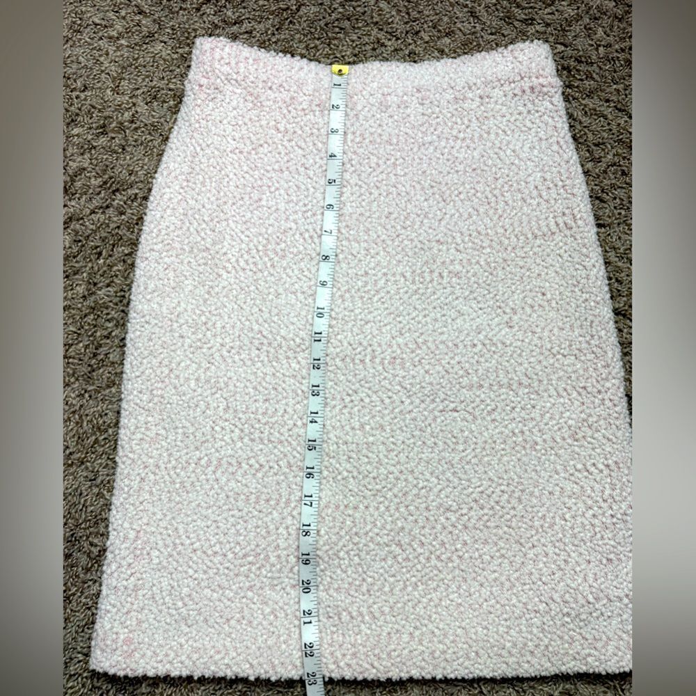 St. John’s Creamy White & Pink Barclay Overlay Tweed Skirt - Picture 2 of 7